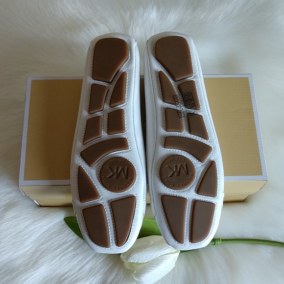 Size 7.5💕BEAUTIFUL MICHAEL KORS SHOES - Picture 5 of 8